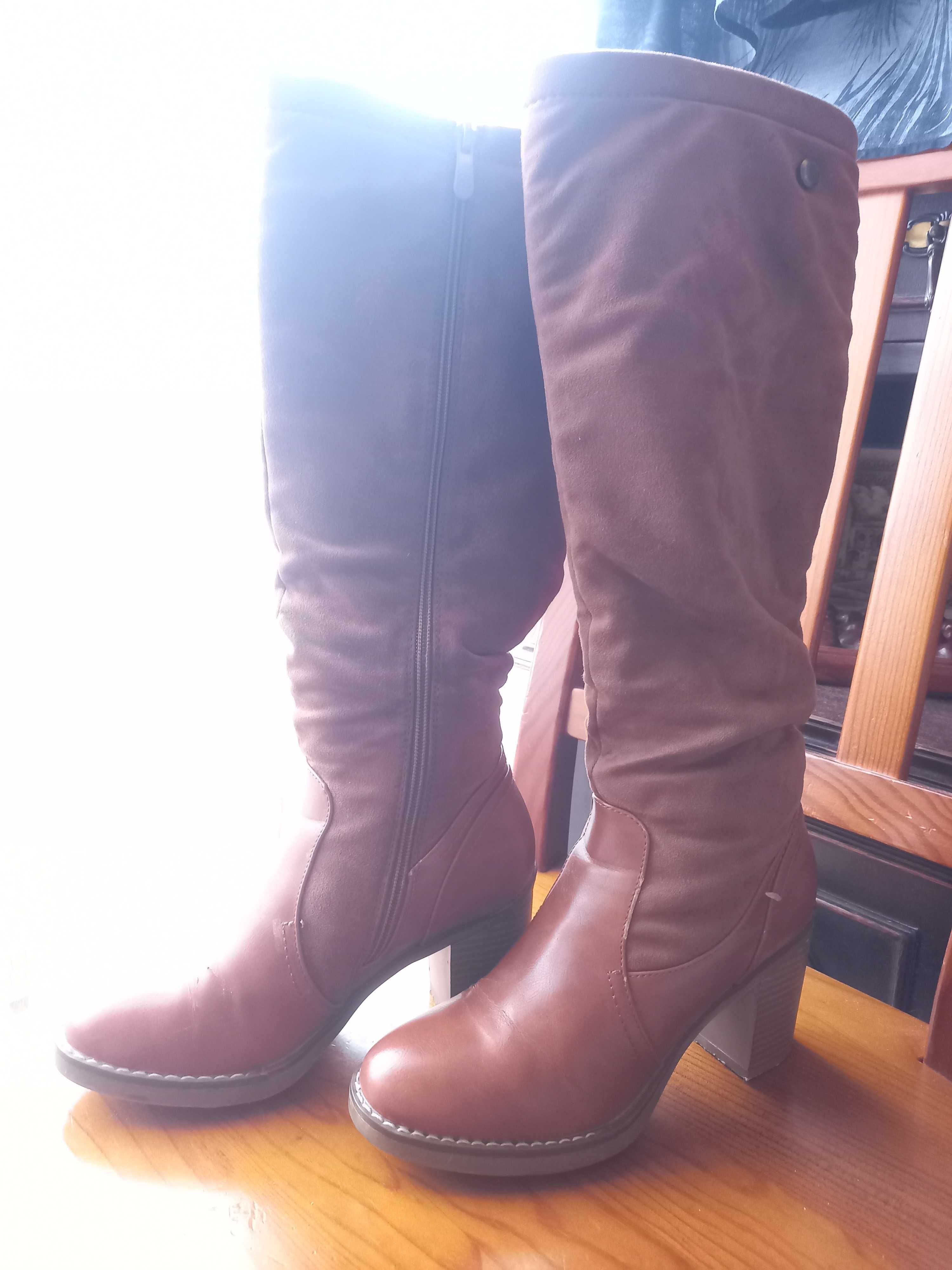 Bota Castanha com Pelo
