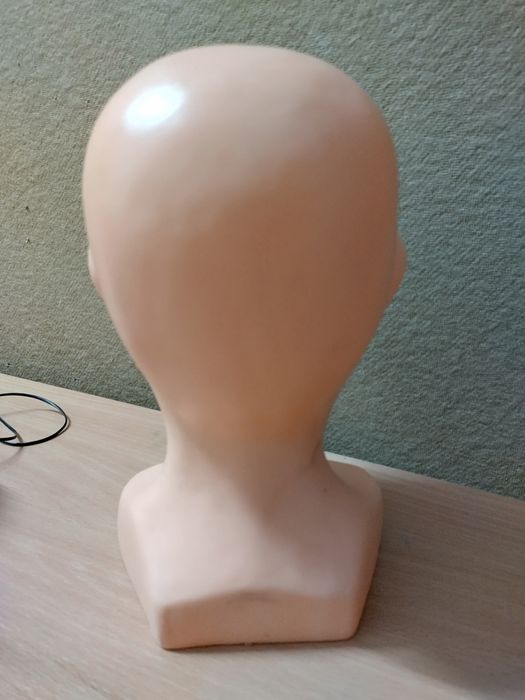 Ekspozytor na akcesoria do głowy