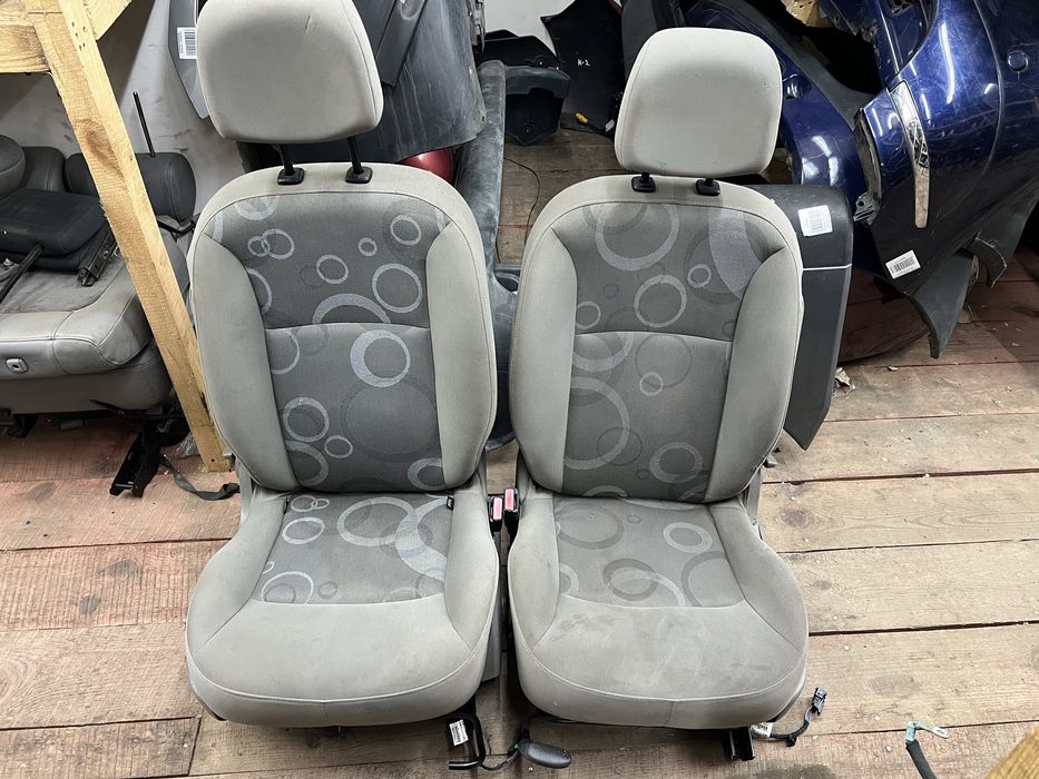 Продам сиденья кенго 2 оригинал пасажир