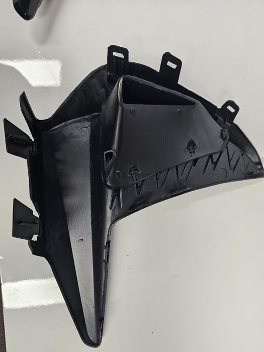 Atrapa zderzaka wloty powietrza Lexus is fsport 2017