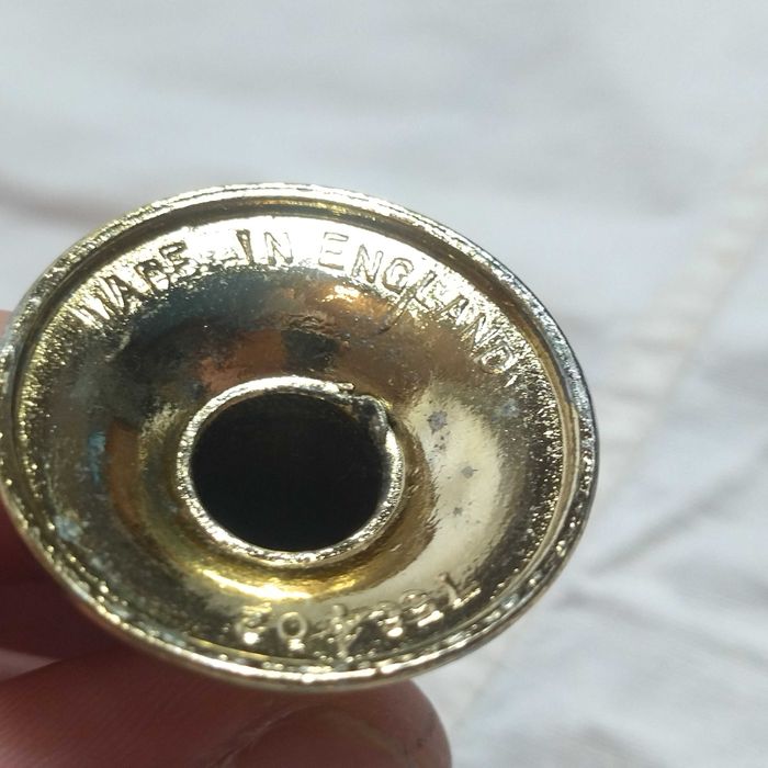 Мініатюрні іграшкові фігурки: перечниця, кран-колонка, Англія