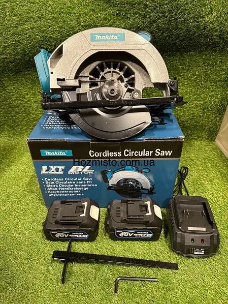 Акумуляторна безщіткова пила Makita DHS680 (48 В, 185 мм, 10800об/хв)