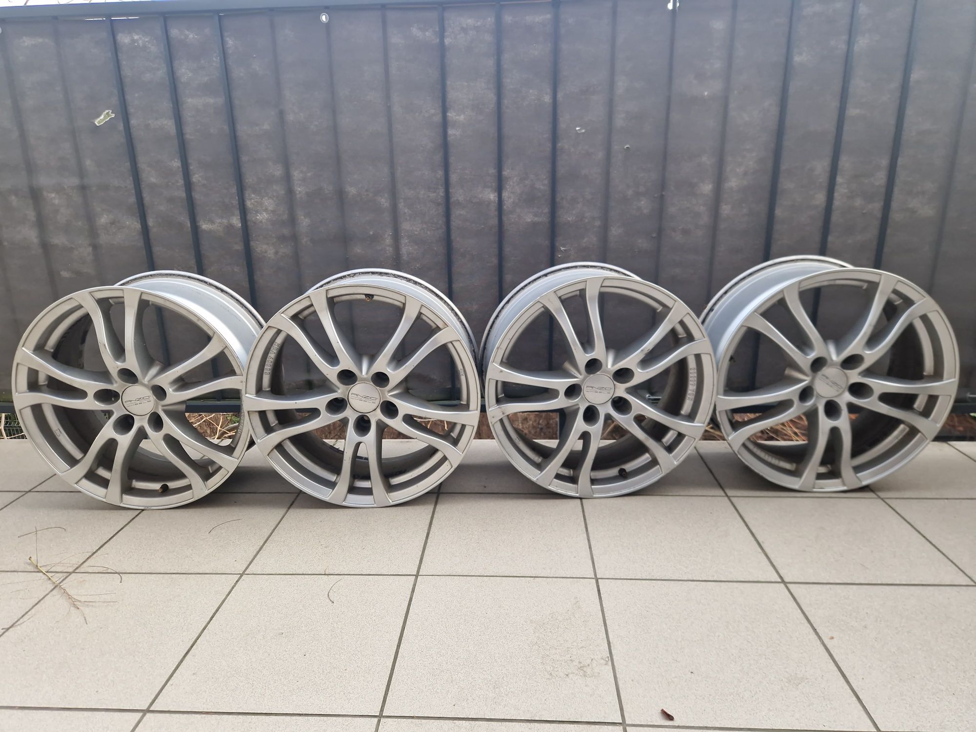 Alufelgi Anzio 17" 7,5Jx17 H2 ET35 mało jeżdżone