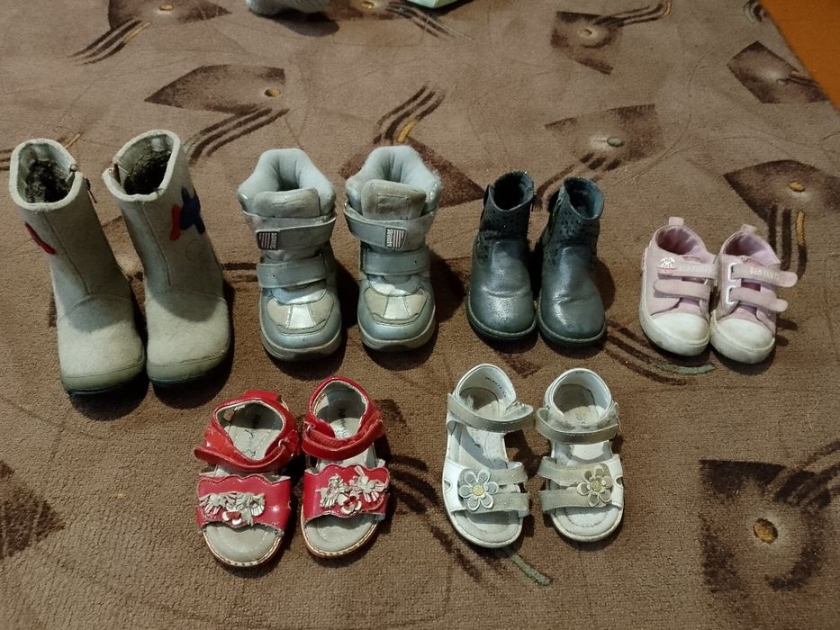 Віддам взуття на дівчинку