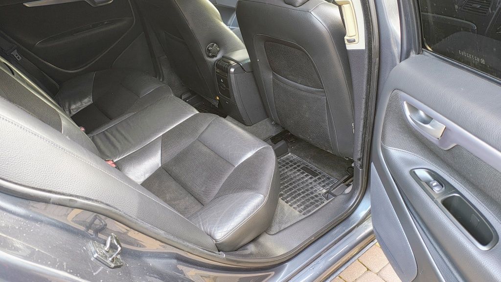 Volvo S60 2,4D ,, skóry,, super stan,, niski przebieg