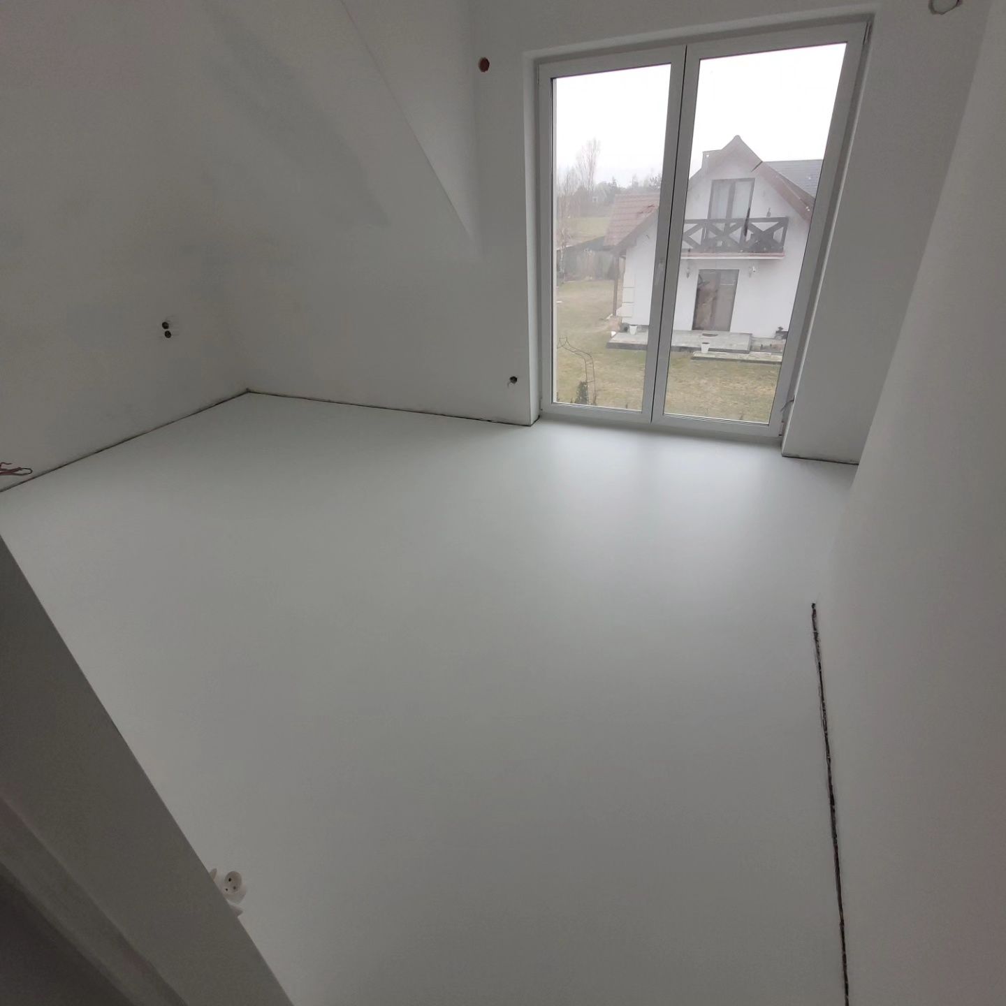 Mikrocement . Podłoga z mikrocementu . Schody . Beton . Mikrobeton .