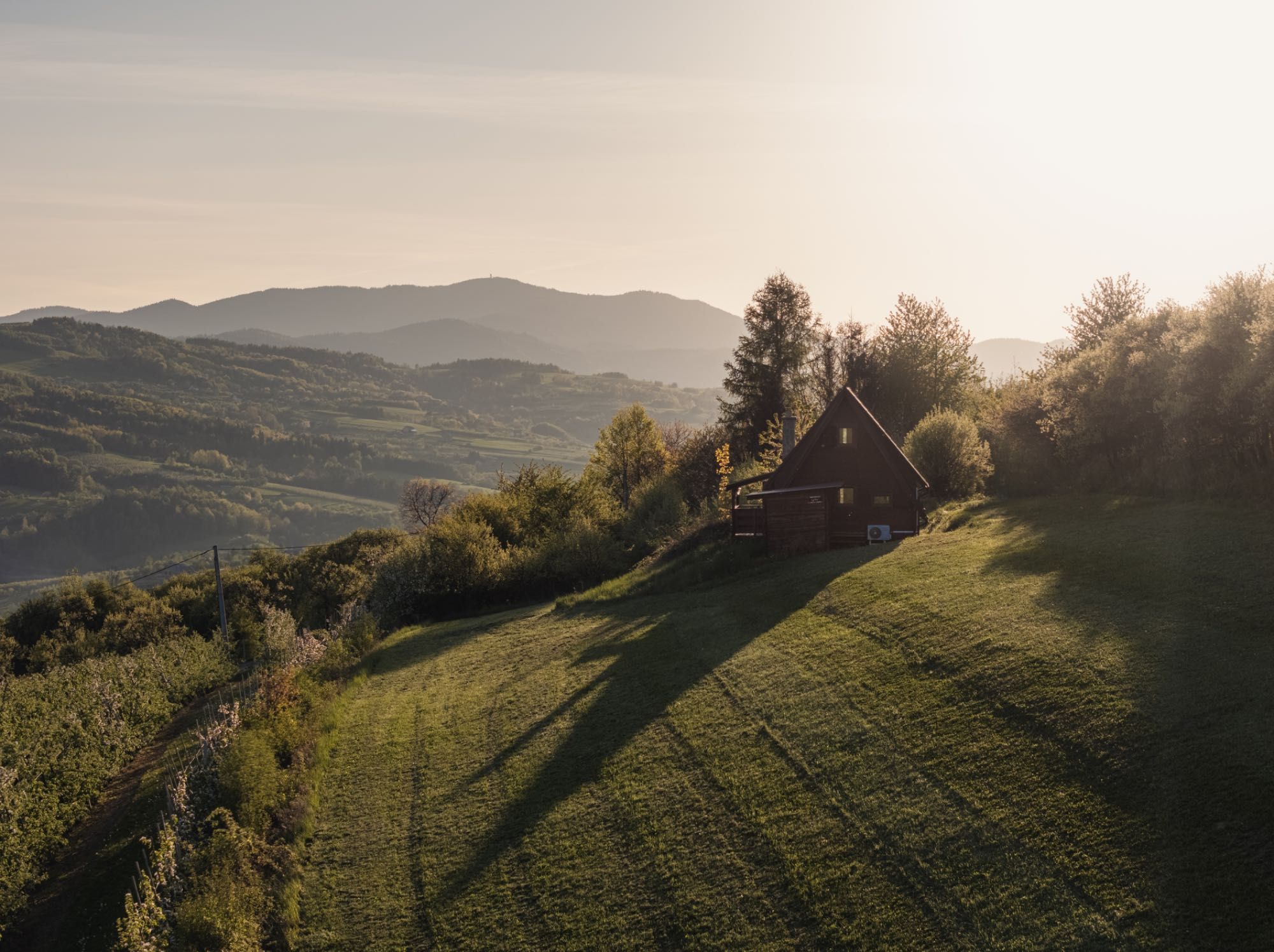Domek Nad Sadem z widokiem - góry Beskid Sądecki