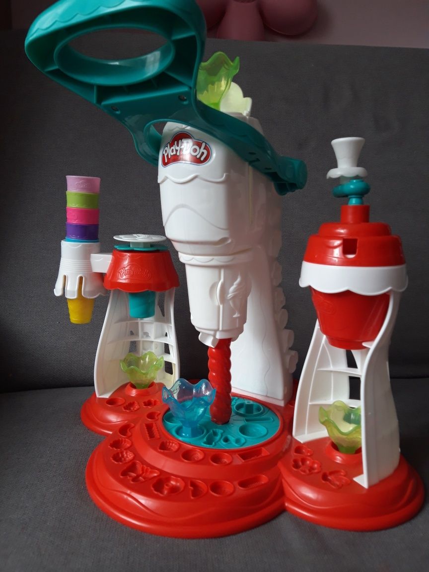 Hasbro Play-Doh Fabryka Lodów E1935 lodziarnia cukiernia