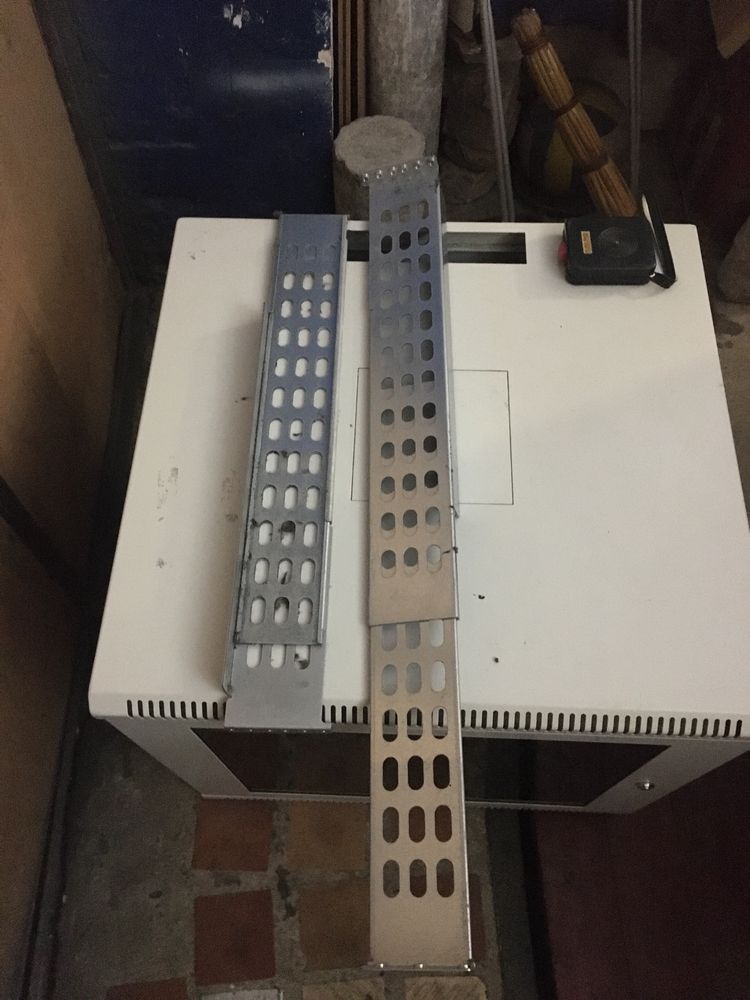 Монтажные рельсы универсальные APC Rack Mount Rail Kit для APC UPS