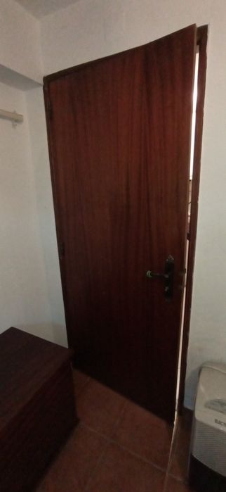 Portas completas com aro fechaduras e dobradiça