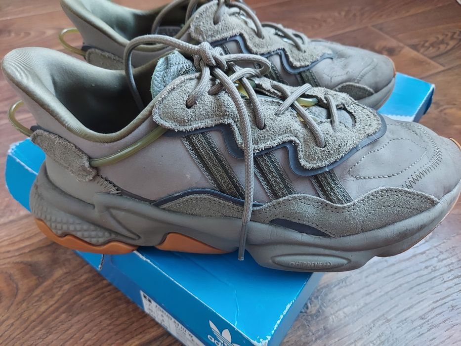 Кроссовки Adidas OZWEEGO