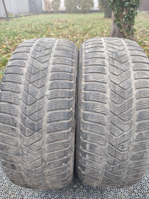 Продам зимову гуму 215/55r17