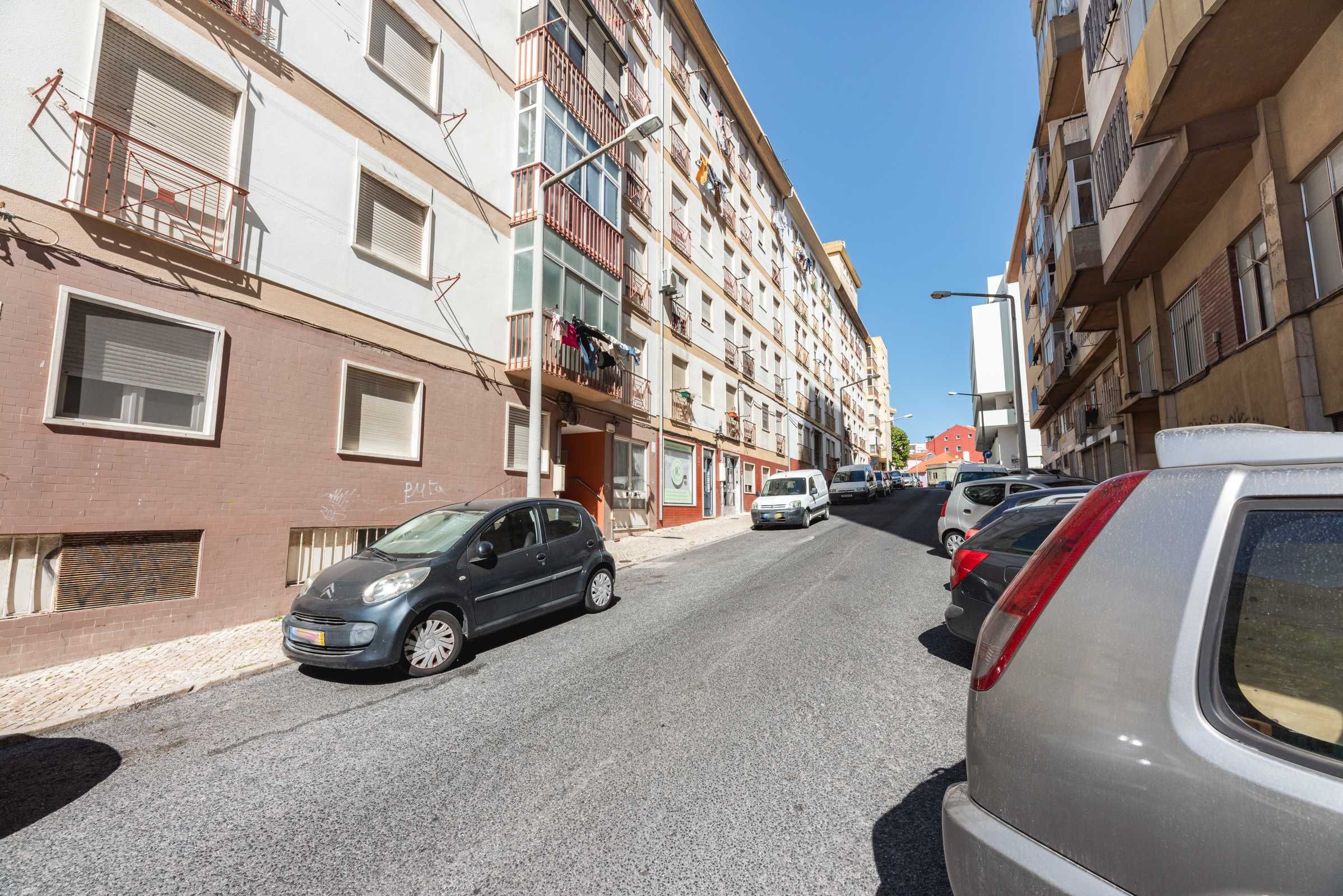 Apartamento T1 renovado - Sacavém