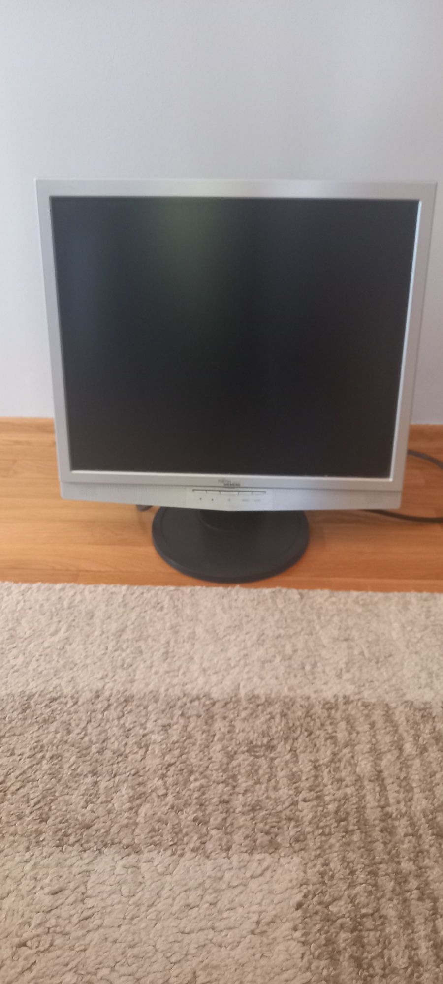 Monitor Fujitsu Siemens,  ekran 17"