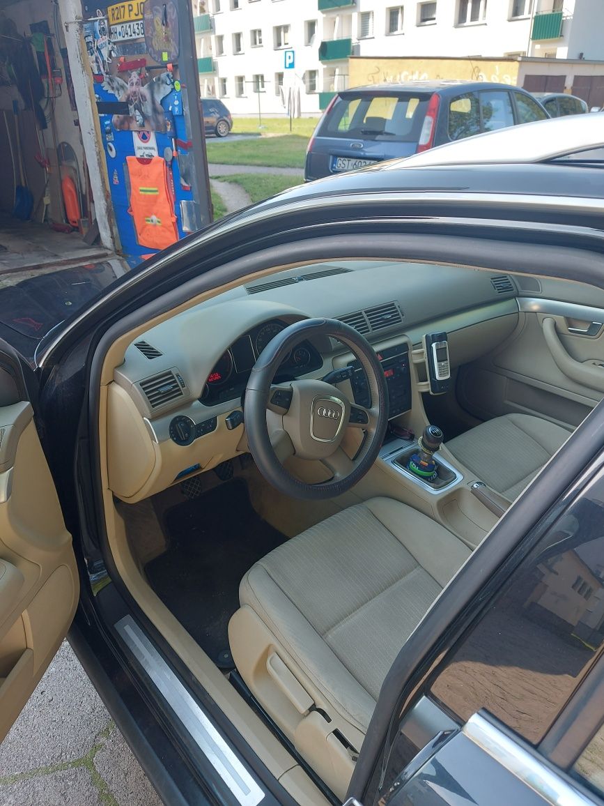 Audi A4b7  2.0 TDI  r.2006   niski przebieg