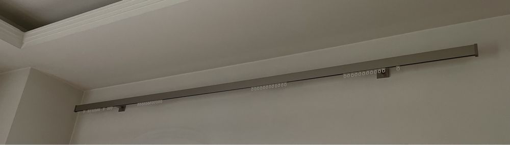 Karnisze srebrne metalowe mat