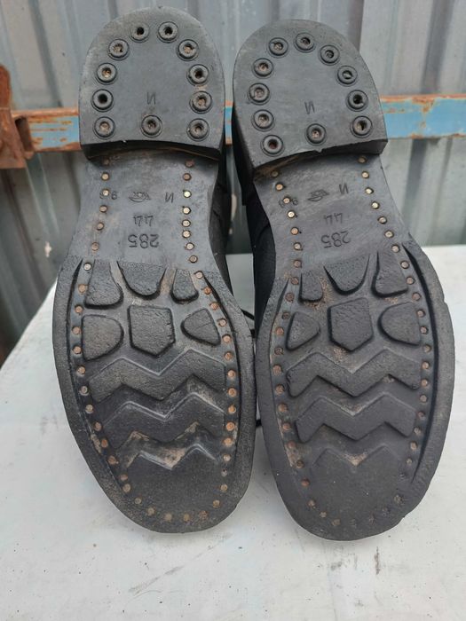 Берці бувші у використанні