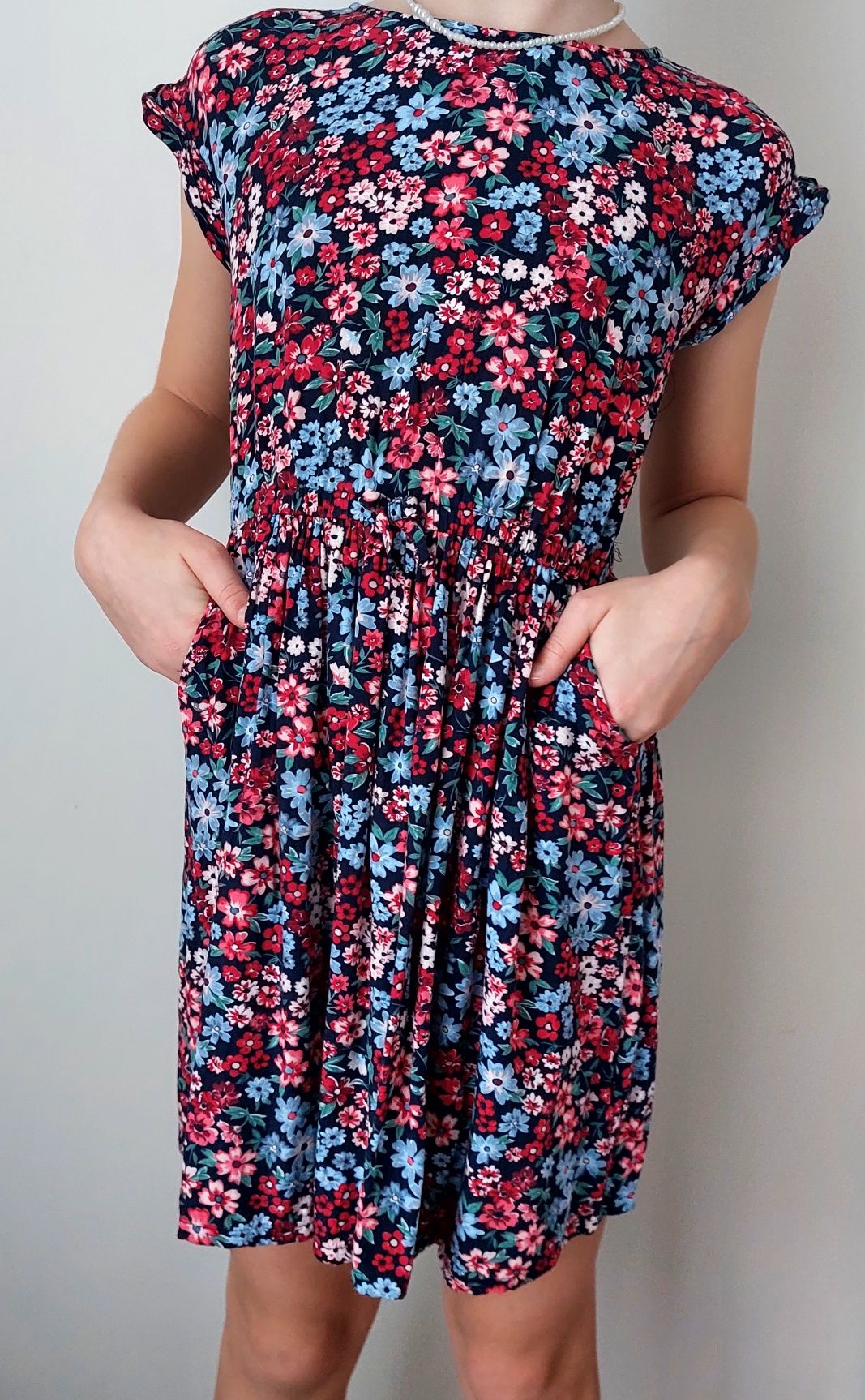 Sukienka kwiecista rozmiar 140 H&M