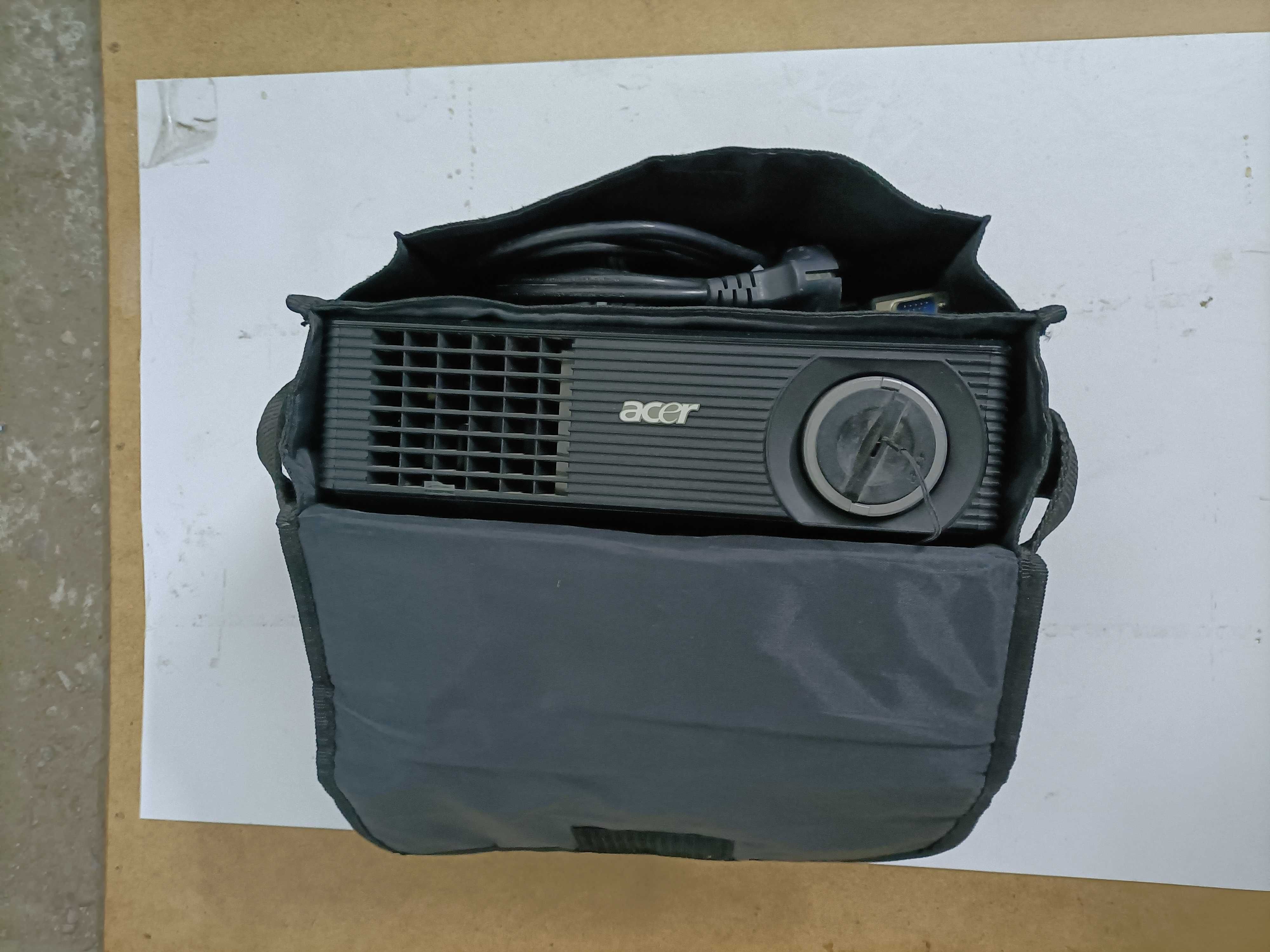 Projektor Acer X1160