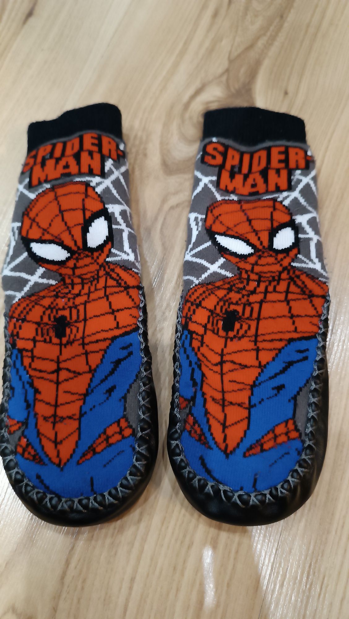 Skarpeto-kapcie Spiderman dla chłopca r. 23/24