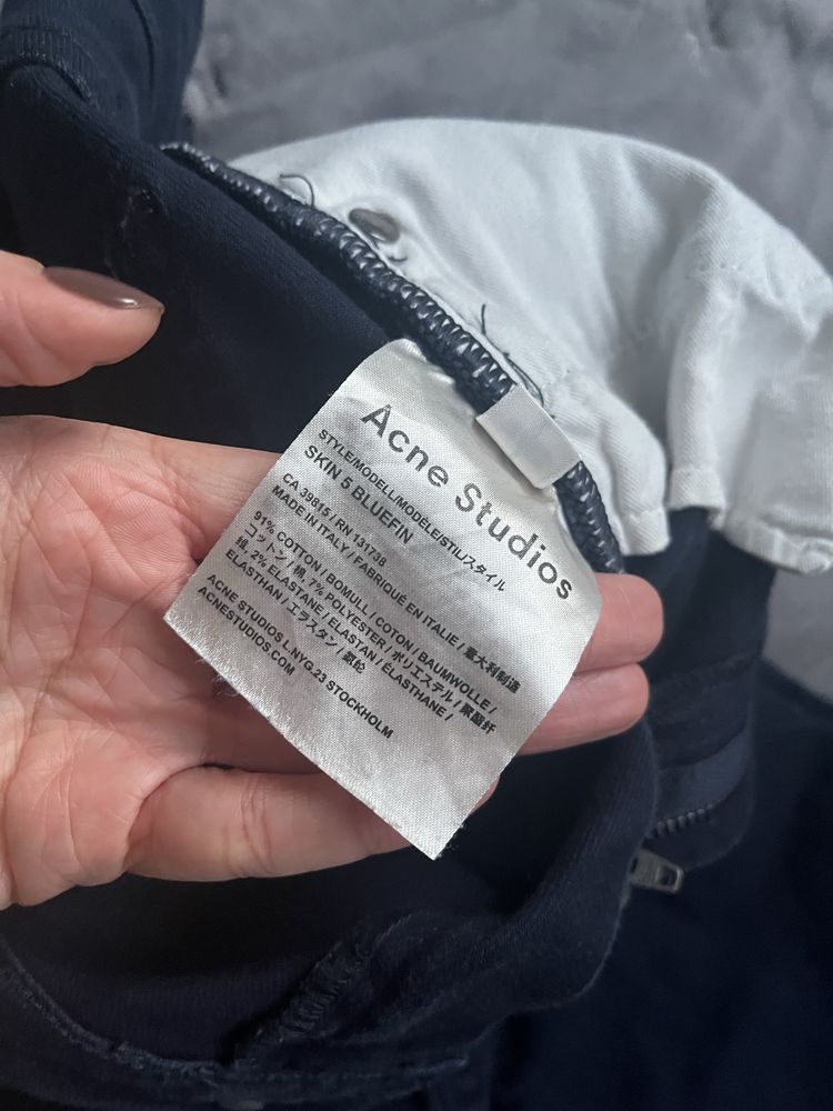 Spodnie granatowe  skinny Acne Studios 27/34