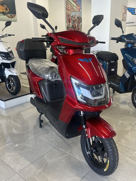 SCOOTER TOPO DE GAMA,sem carta,NOVA 0km,bateria de lítio,TESTE VCMESMO