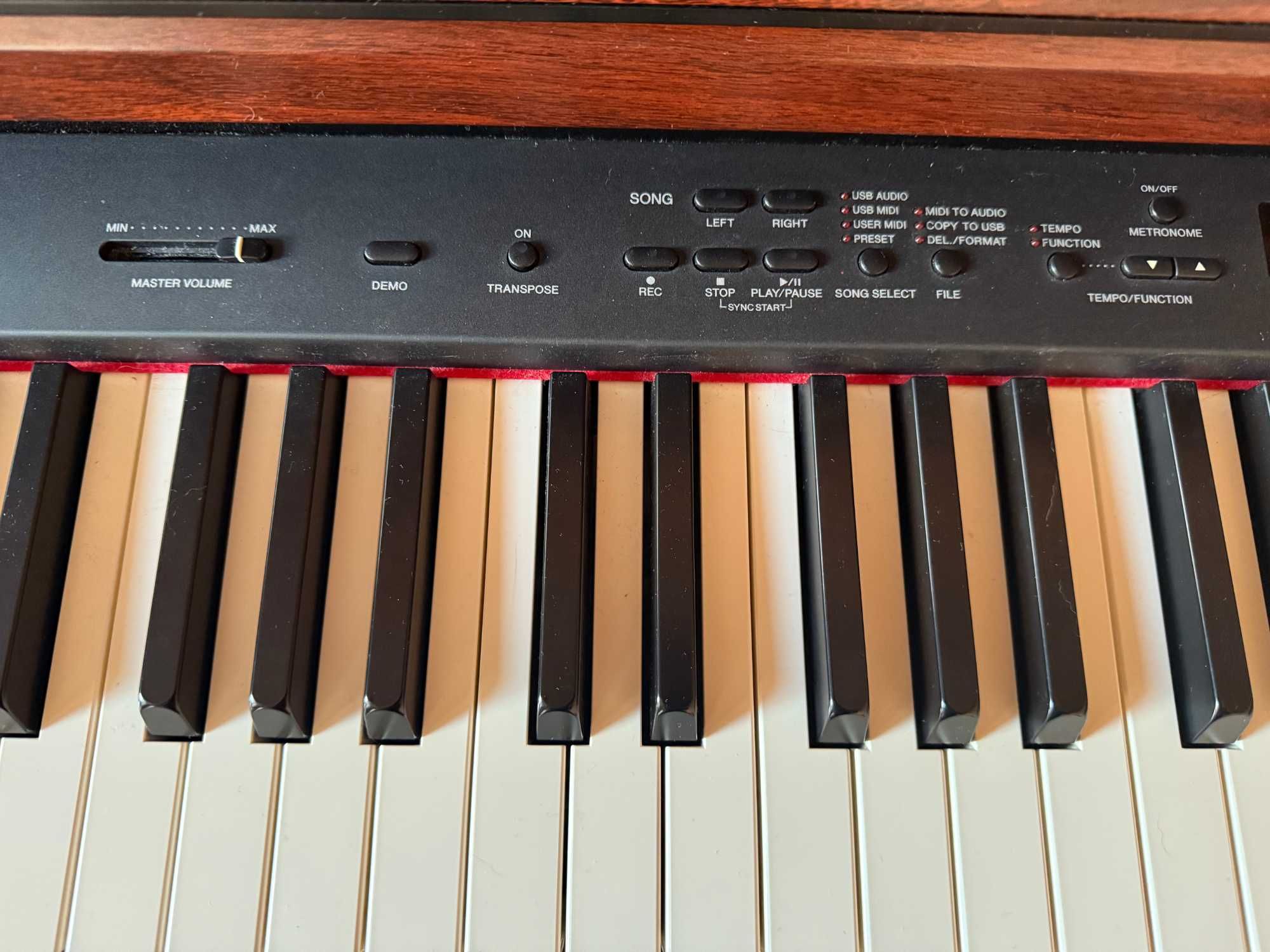 Продам цифрове піано YAMAHA Clavinova CLP-440M