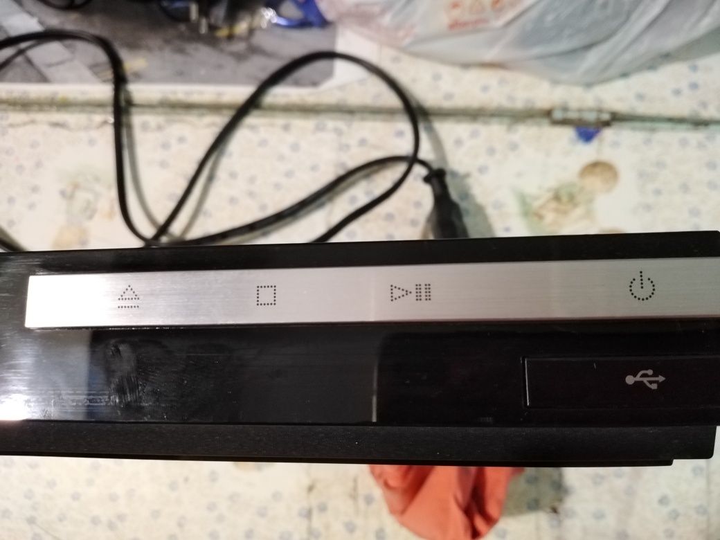 Vendo DVD  Samsung 3d com 3 óculos