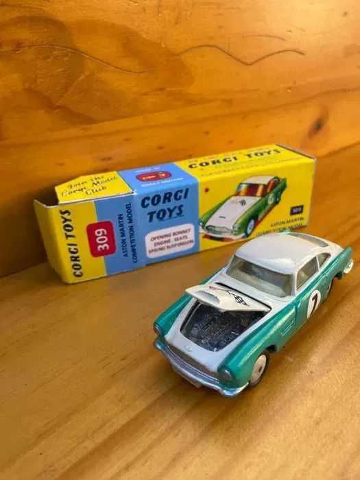 Corgi 309 Aston Martin de Competição - 1962 (c/ Caixa)