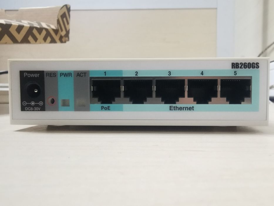Комутатор MikroTik RB260GS