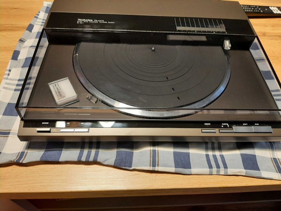 Technics  Quartz  Drive   Automatic Turntable System SL-QL1