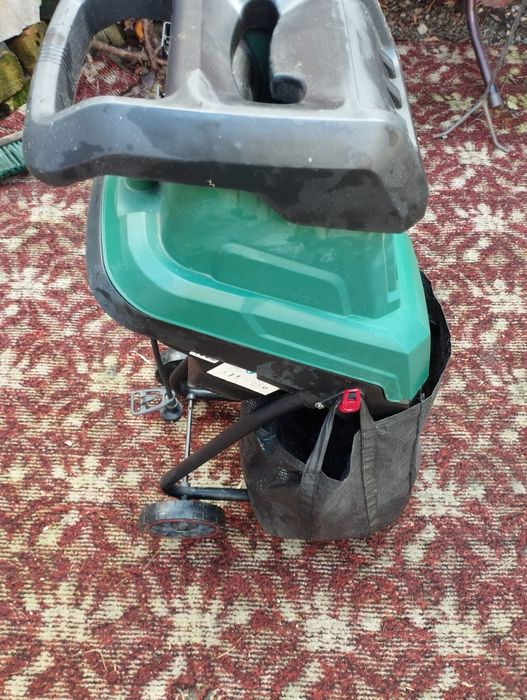 Подрібнювач садовий б/в