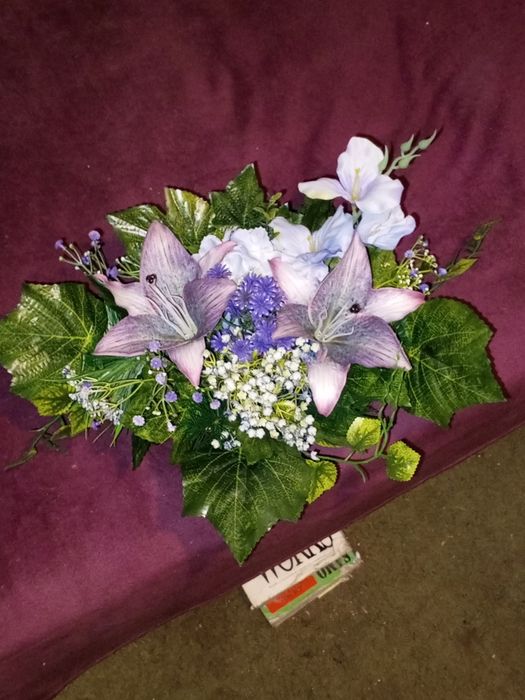 Sprzedam własnoręcznie robione stroiki na cmentarz