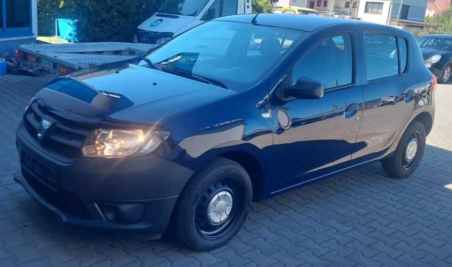 Fajna Sandero silnik 4-cylindrowy !