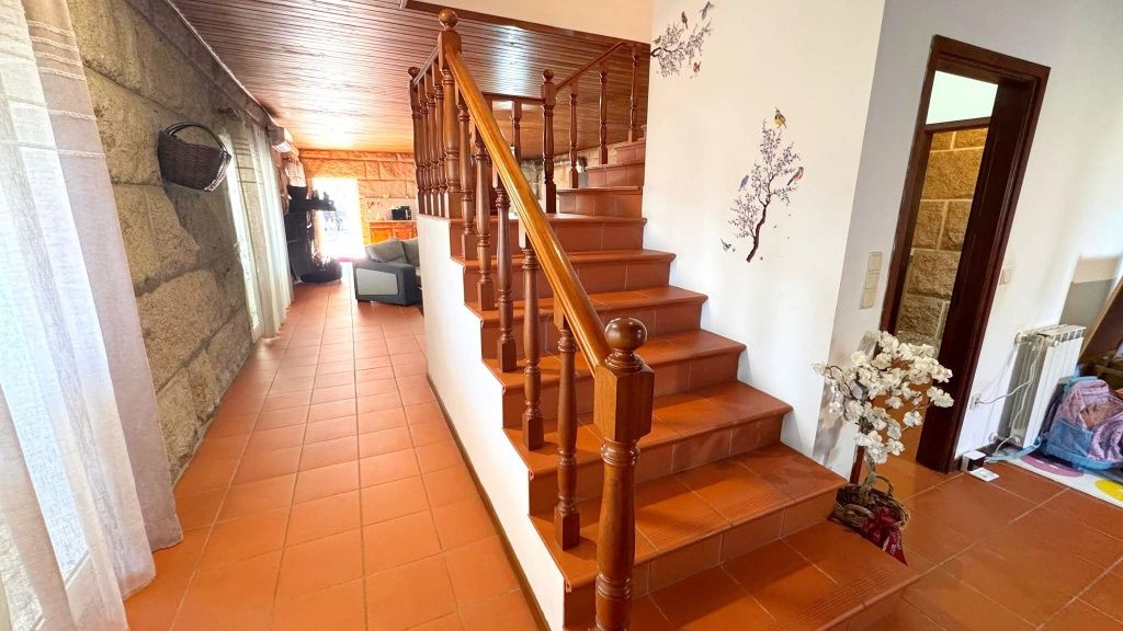 Moradia v4 com 5 casas de banho