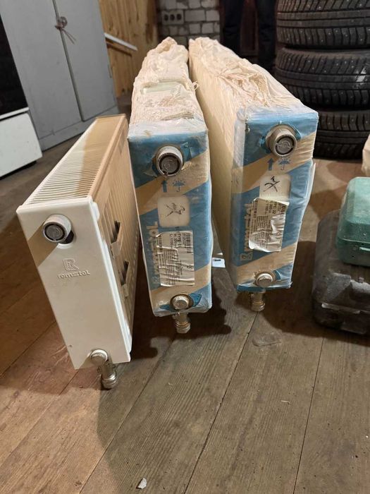 2 Нових сталевих радіатори Romstal 22 тип 300x1100мм нижнє підключення