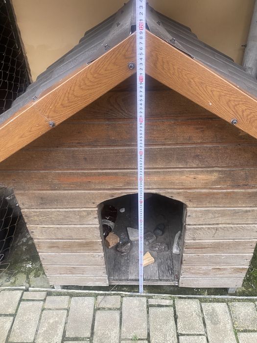 Продам собачу будку