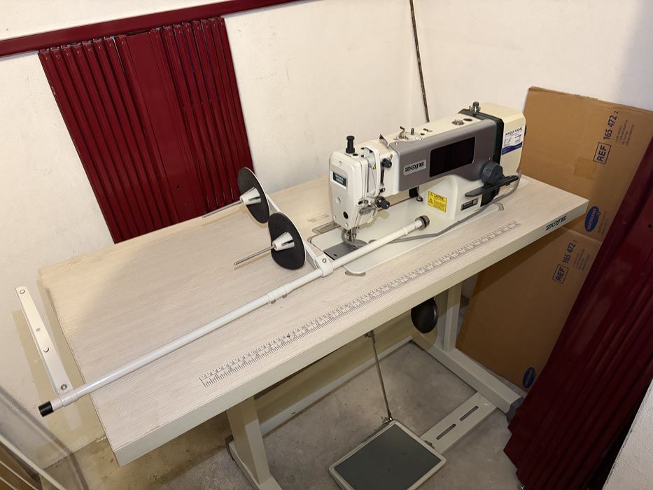 Máquina de Costura Industrial Zoje