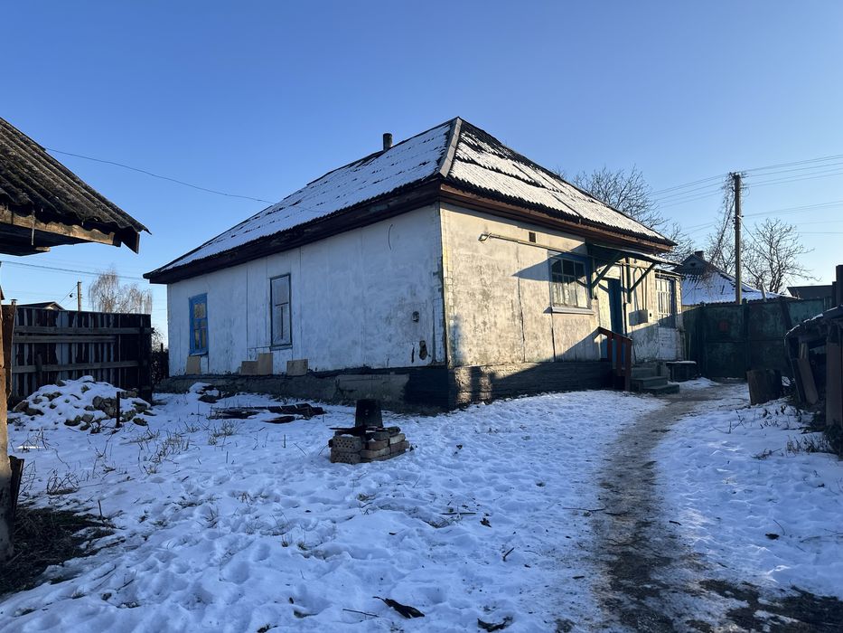 Без %%% Продаж будинку з землею в центрі с. Семиполки
