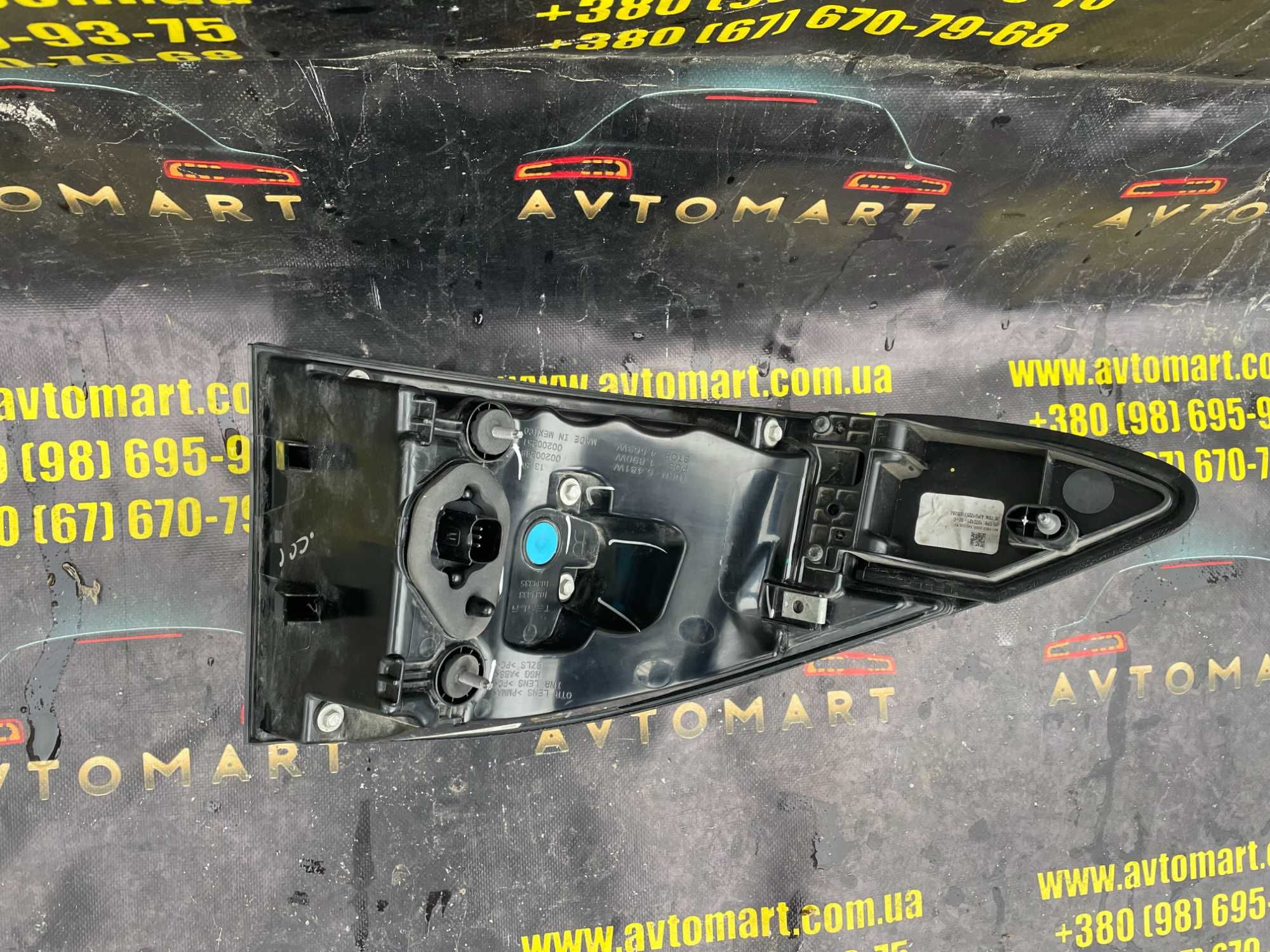 Ліхтар задній правий Tesla X Європа фонарь задний Tesla X 1034335-00-A