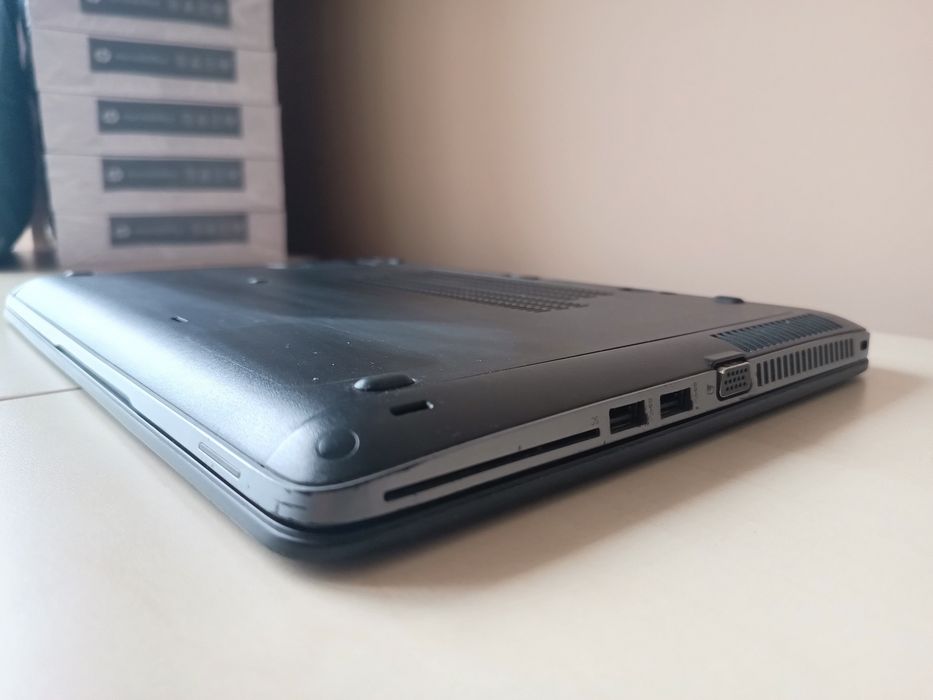 HP laptop 840 G2 16gb ram i5 SSD 256 Samsung elitebook