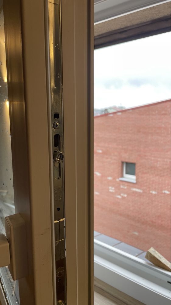 Wymiana uszczelek w oknach PCV i drewno. Zabezpiecz sie przed zima !