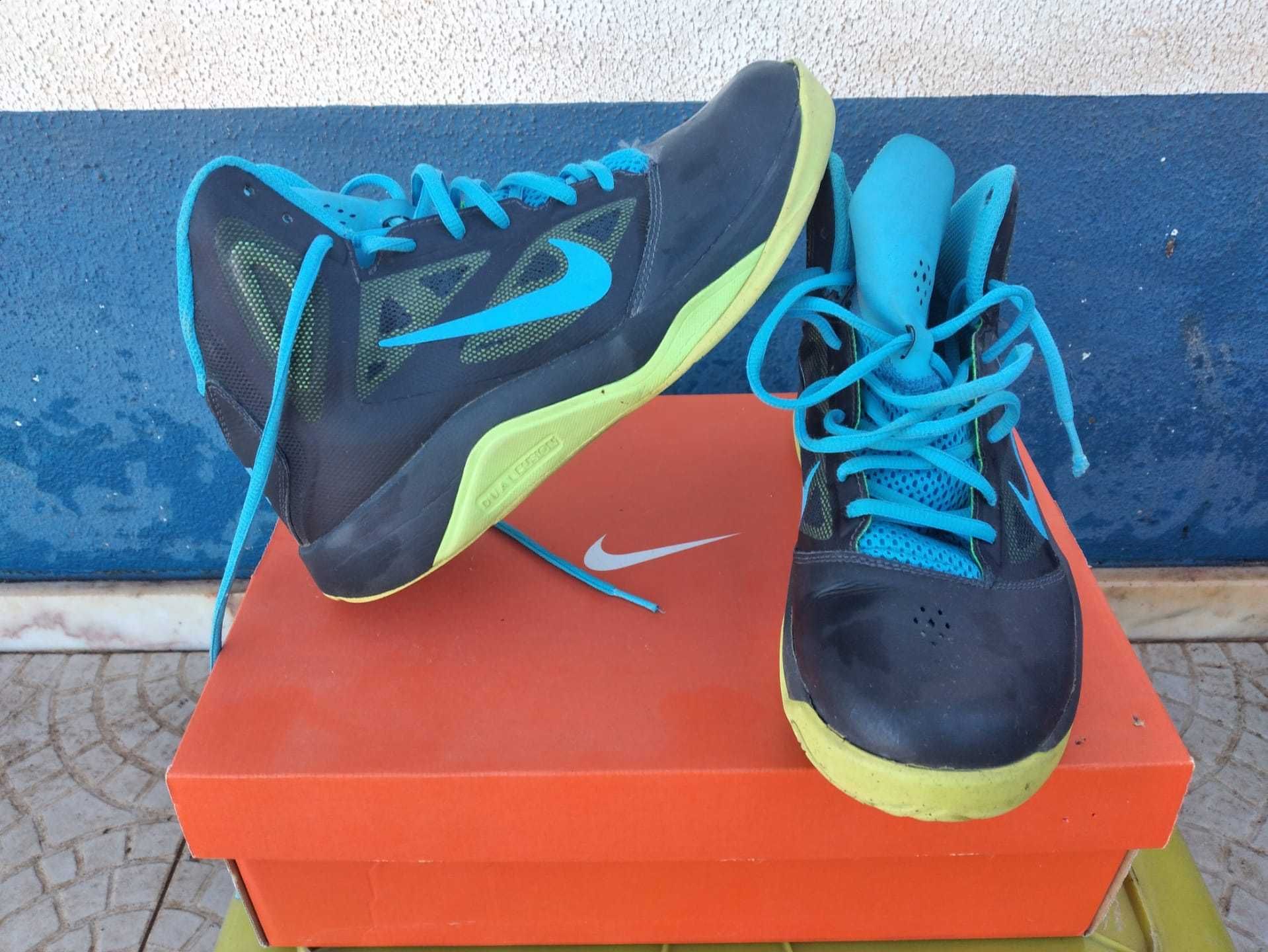 Sapatilhas Basketball Nike (como novas)