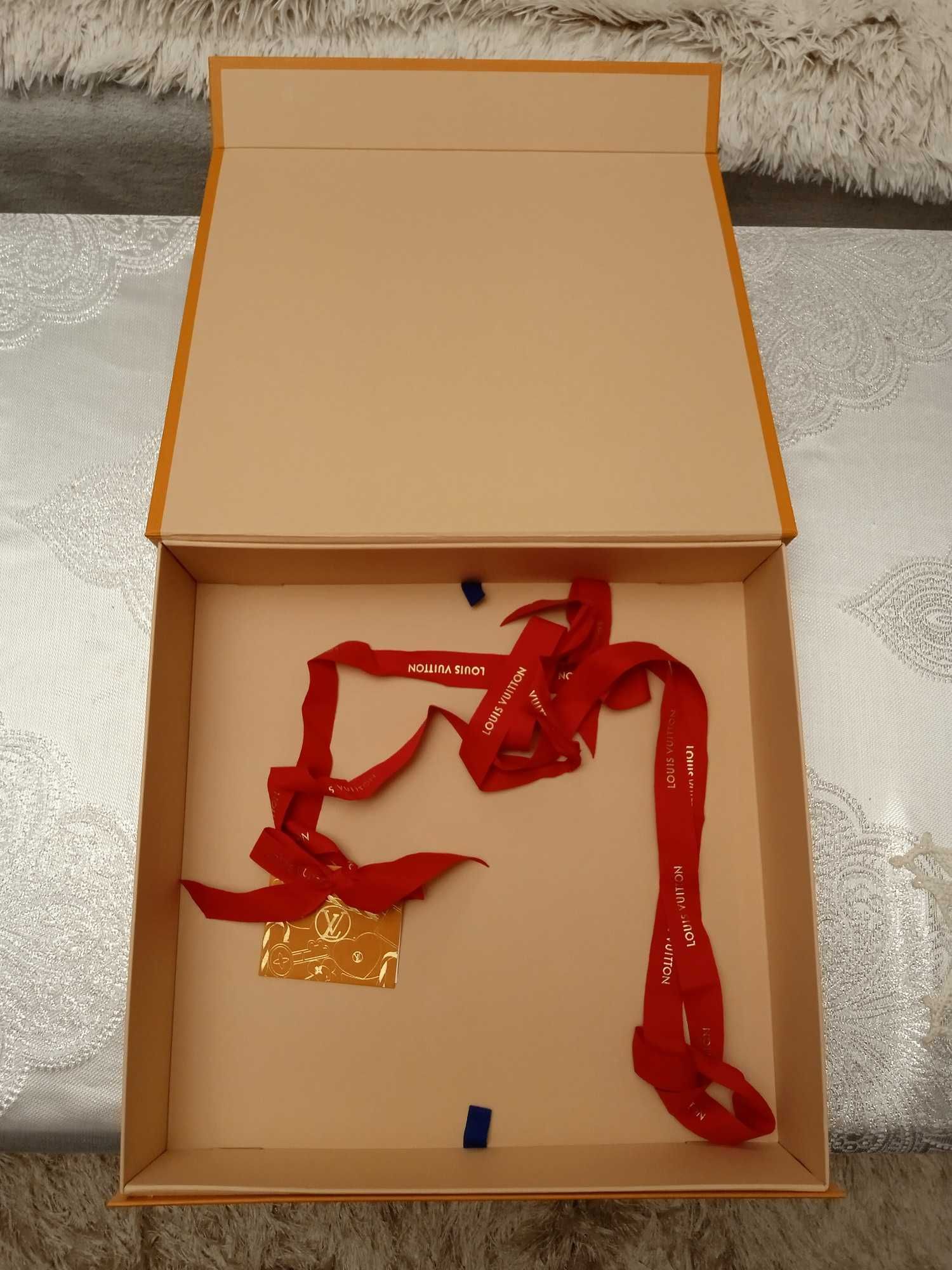 Torebka karton opakowanie Louis Vuitton