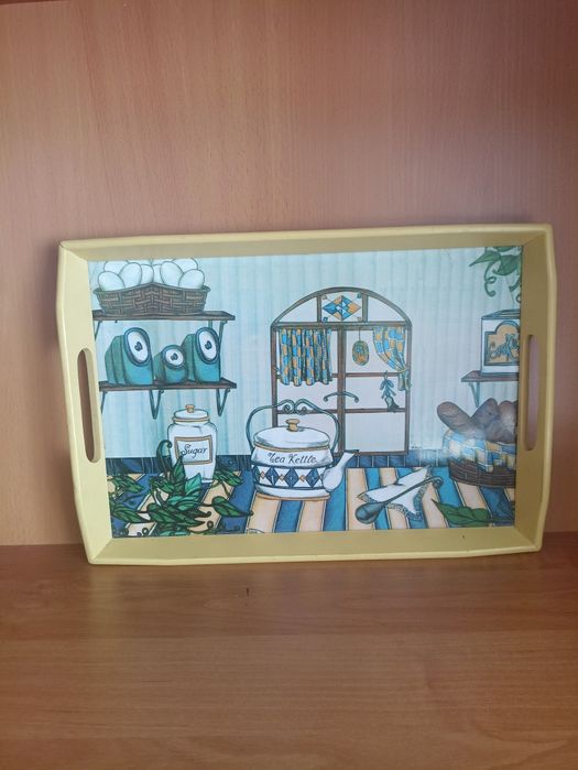 Drewniana taca z obrazkiem