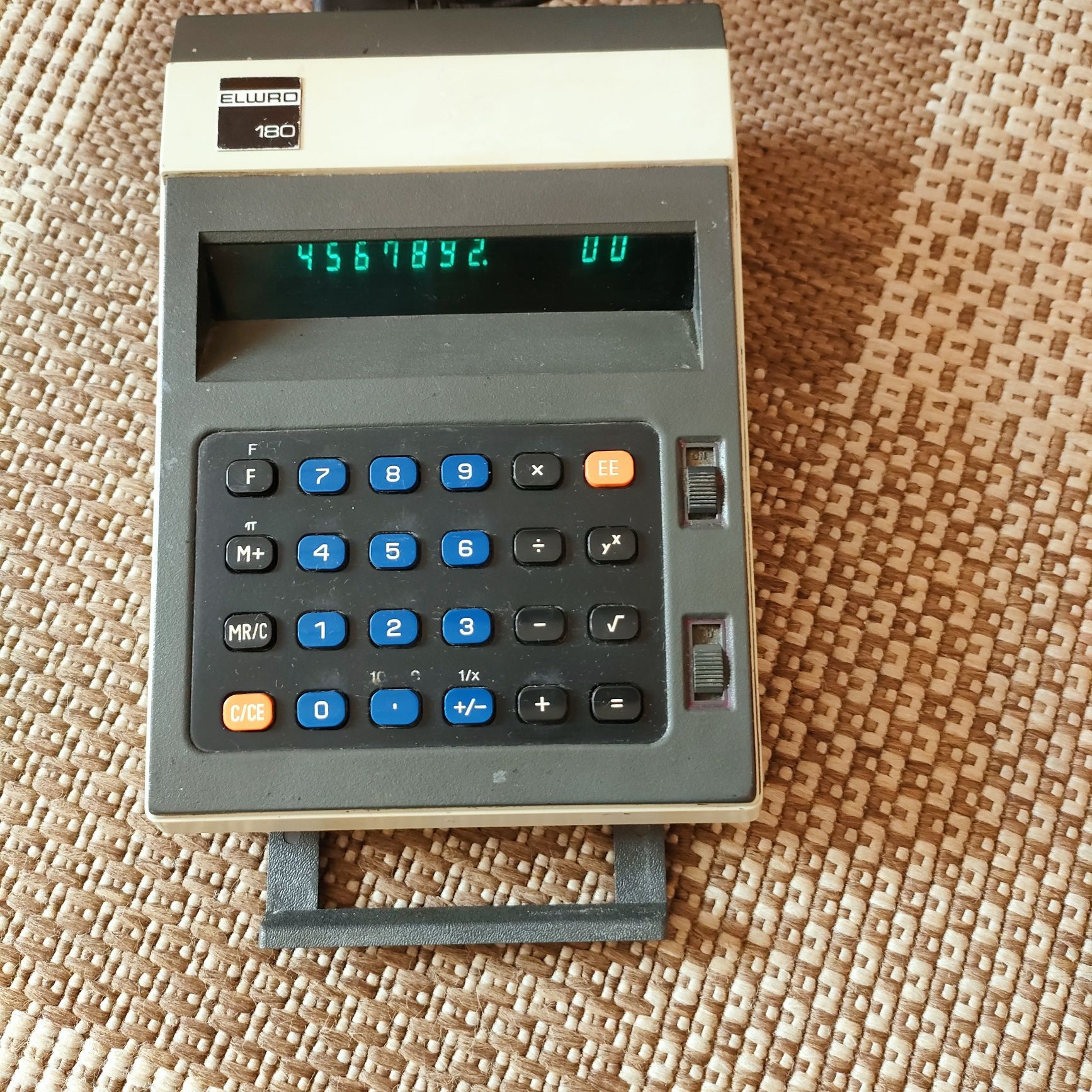 Kalkulator Elwro 180 z 1977 r. PRL, oraz lusterko