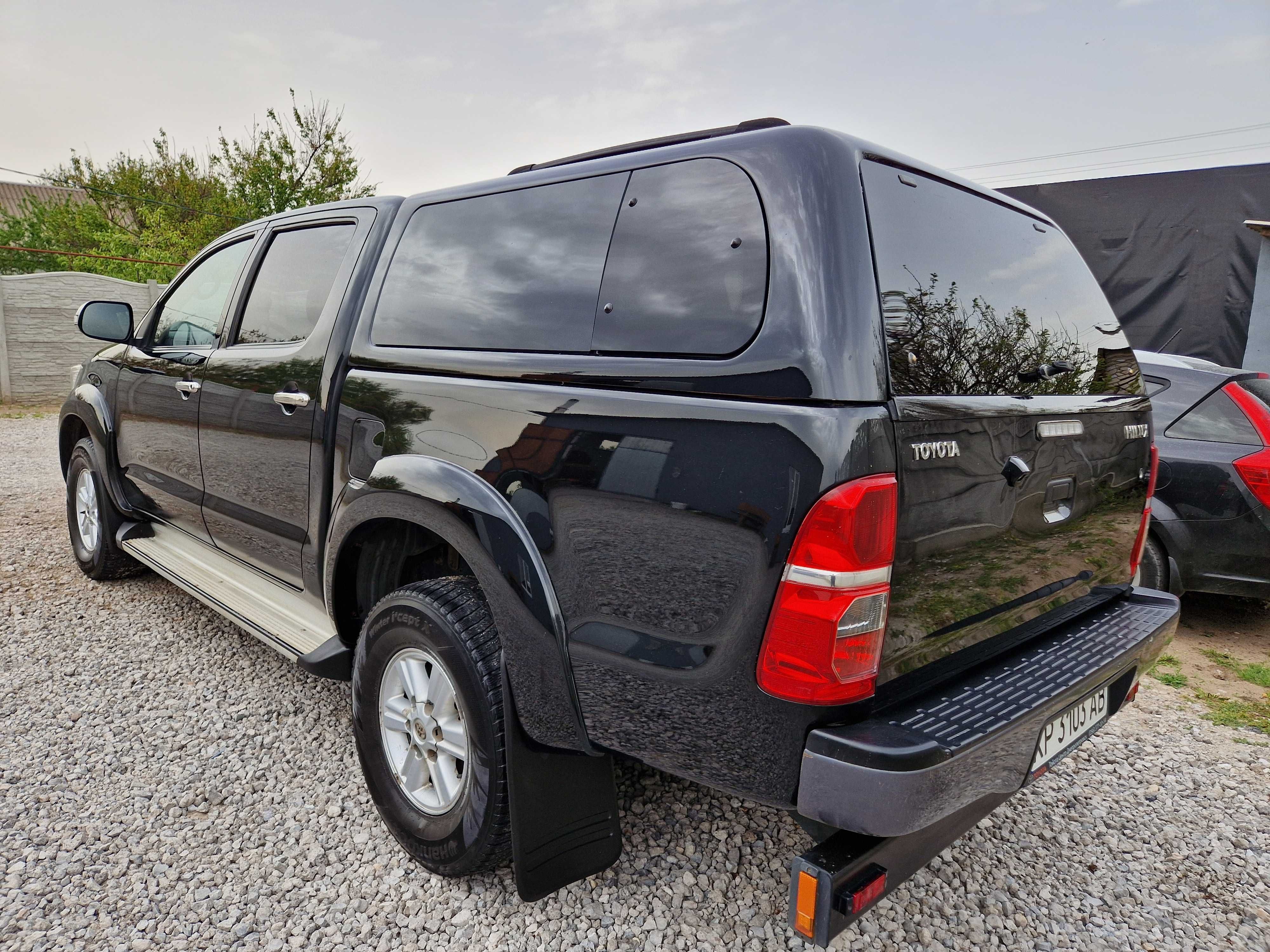 TOYOTA HILUX 2012 рік 2.5дизель механіка