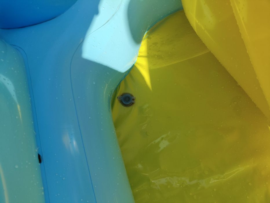 Басейн надувний з гіркою та дракончиком - чудовий подарунок для дитини