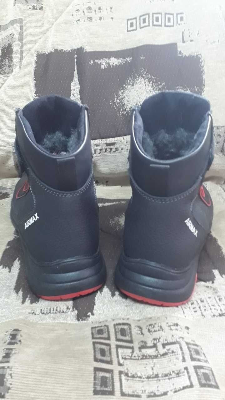 Новые зимние кожаные кроссовки Nike 37р