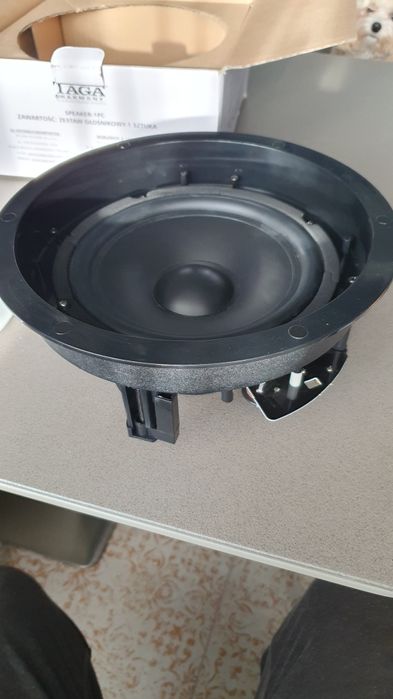 Вбудований сабфуфер. Новий